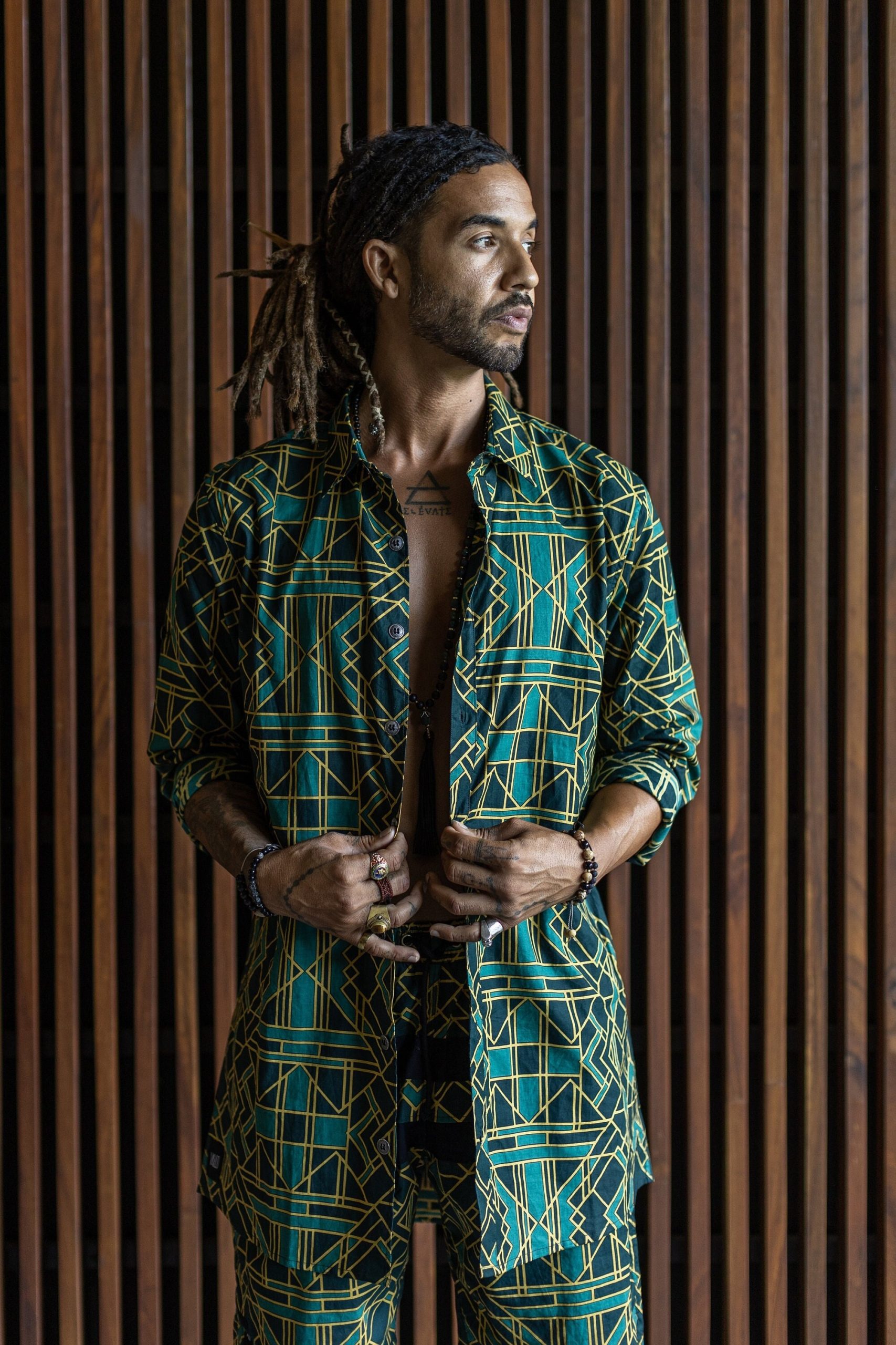 Geometric Print Cotton Buttonup Shirt: Green Boho Festival Geometric Print Cotton Buttonup Shirt: Green Boho Festival